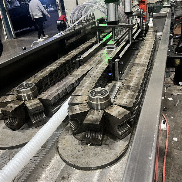 50-160 мм HDPE двойной стены гофрированной дренажной трубы Машины низкой плотности легкий