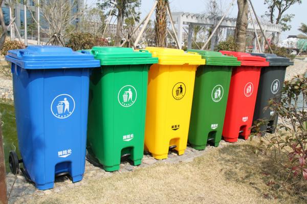120 litre medical plastic pedal waste bin rubber wheel