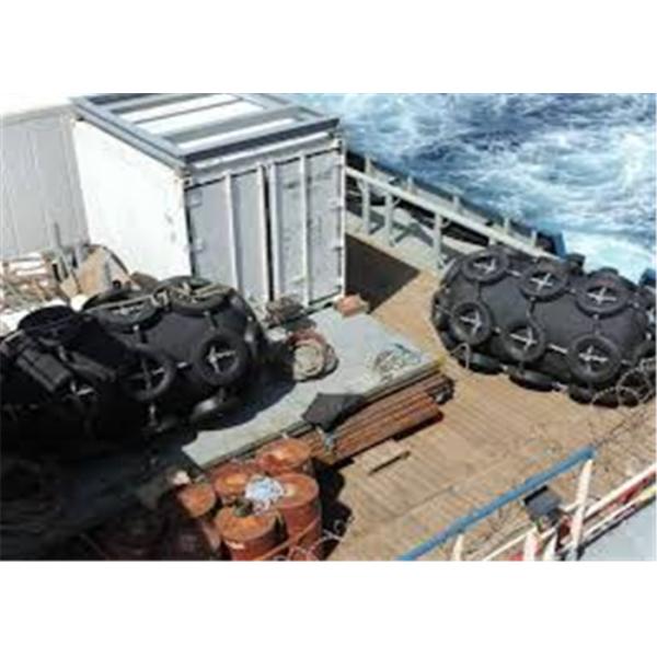 Artículo marino neumático natural modificado para requisitos particulares de la defensa con la red de la cadena y del neumático