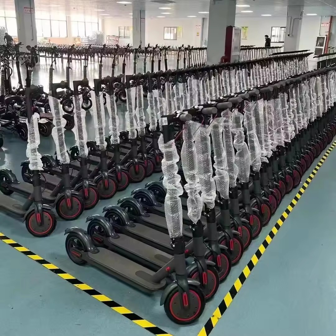 Off-Road Wide Tire 350W Folding Electric Scooter with Powerful Lithium Battery and 30km Range per Charge