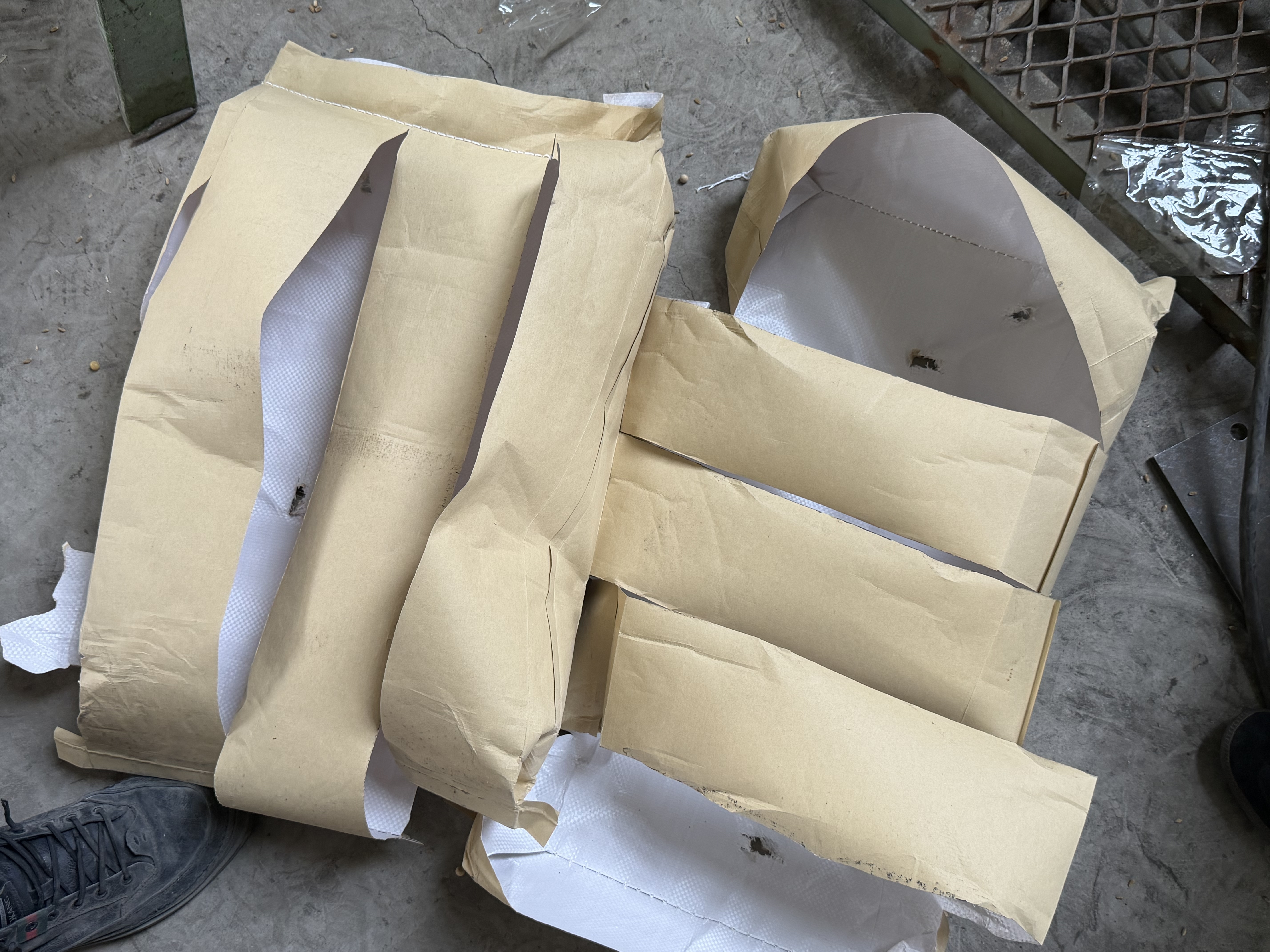 Multi-layer Bag Unpacker for Plastic Pellet Production Lines