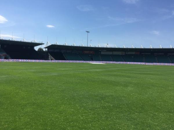 Vios High Definition Perimeter LED Display , Football Stadium LED Display IP66 P8