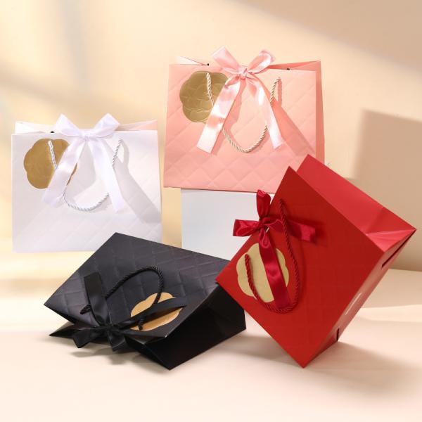 Sacs cadeaux en relief en feuille d'or, sacs de shopping, cadeaux de vêtements, personnalisation