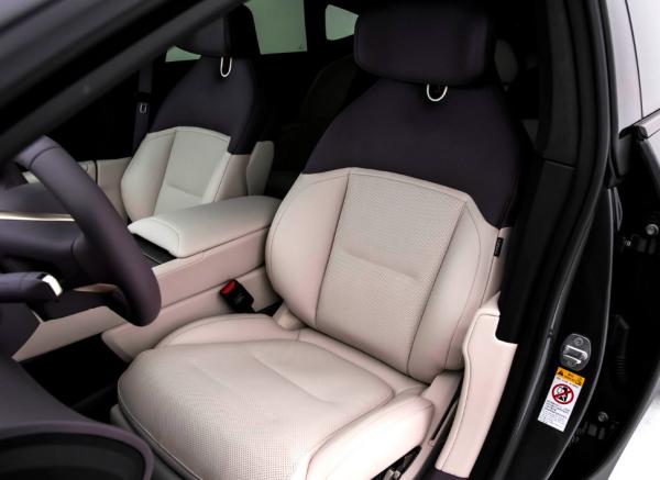 4ドア5シート アバター 電動車 アバター12 ロングレンジ 高級新エネルギー車