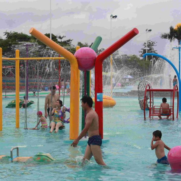Jogo personalizado do Aqua da coluna da cor de água do ícone do pulverizador, equipamento do parque do Aqua para adultos das crianças