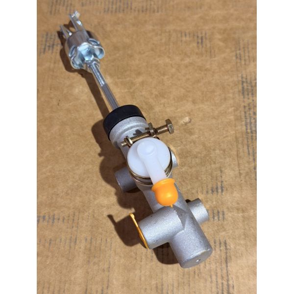 31420-37142 Clutch master cylinder  FOR HINO 300/DYNA