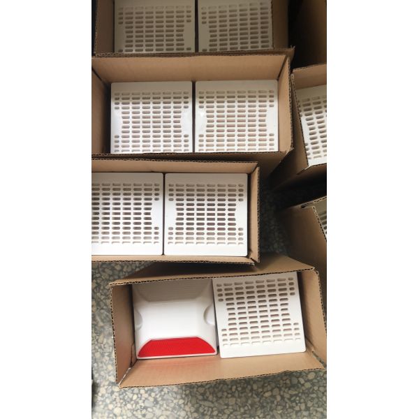 SLDD6 Beijing Roadsafe Tachas Cat Eye Reflective Road Studs ABS Plastic Reflectors Pavement Highway Markers Competitive Road Stud Marker