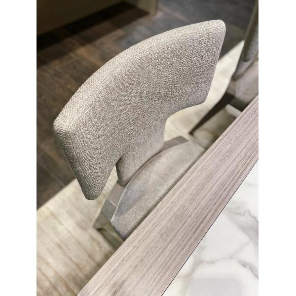 Estofamento econômico que janta cadeira do restaurante do hotel do espaldar do arco da cadeira a meia