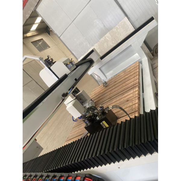 ZEUS 4+3 Axis 15+7.5kw Bridge Cutting Machine for Marble with Remote Control Motor Core 3200mm Max Length & 100mm Thickness