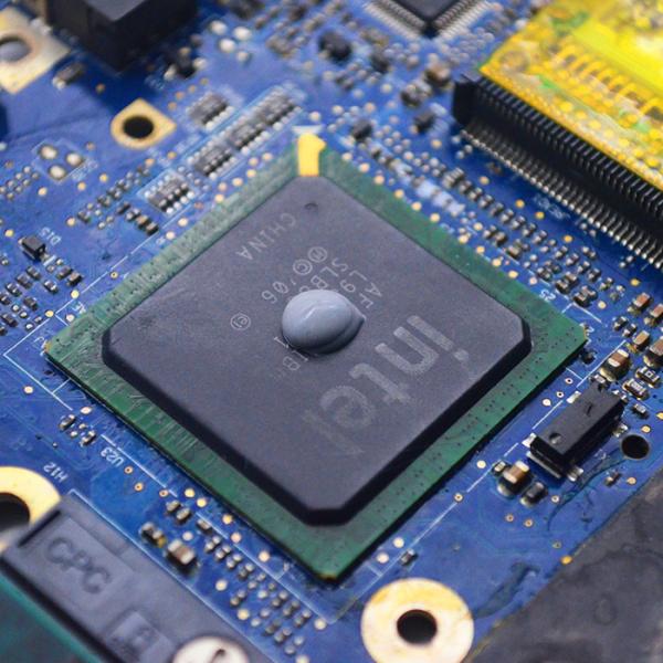 5.6W/mK グレー 熱油 金属酸化 コンピュータのCPUのためのシリコンオイルで満たされた