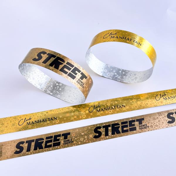 Des bracelets personnalisés holographiques avec le logo imprimé