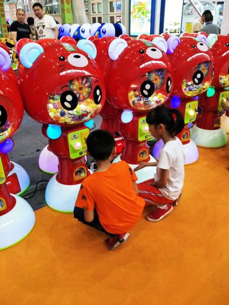 Prix d'usine pour les enfants capsule jouet prix machine de jeu de gros sur le marché d'outre-mer