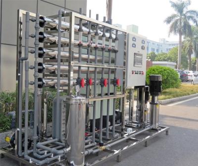 Usine de purification d'eau par osmose inverse de 15 T personnalisée pour les solutions industrielles de traitement de l'eau