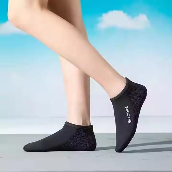 2mm Neoprene Water Socks Anti Slip Keep Warm For Snorkeling Quick Dry Low Cut