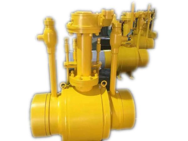 API 6D Reduce Bore Gear operation Ball Valve Full Welded PN16 - PN25 Pressure