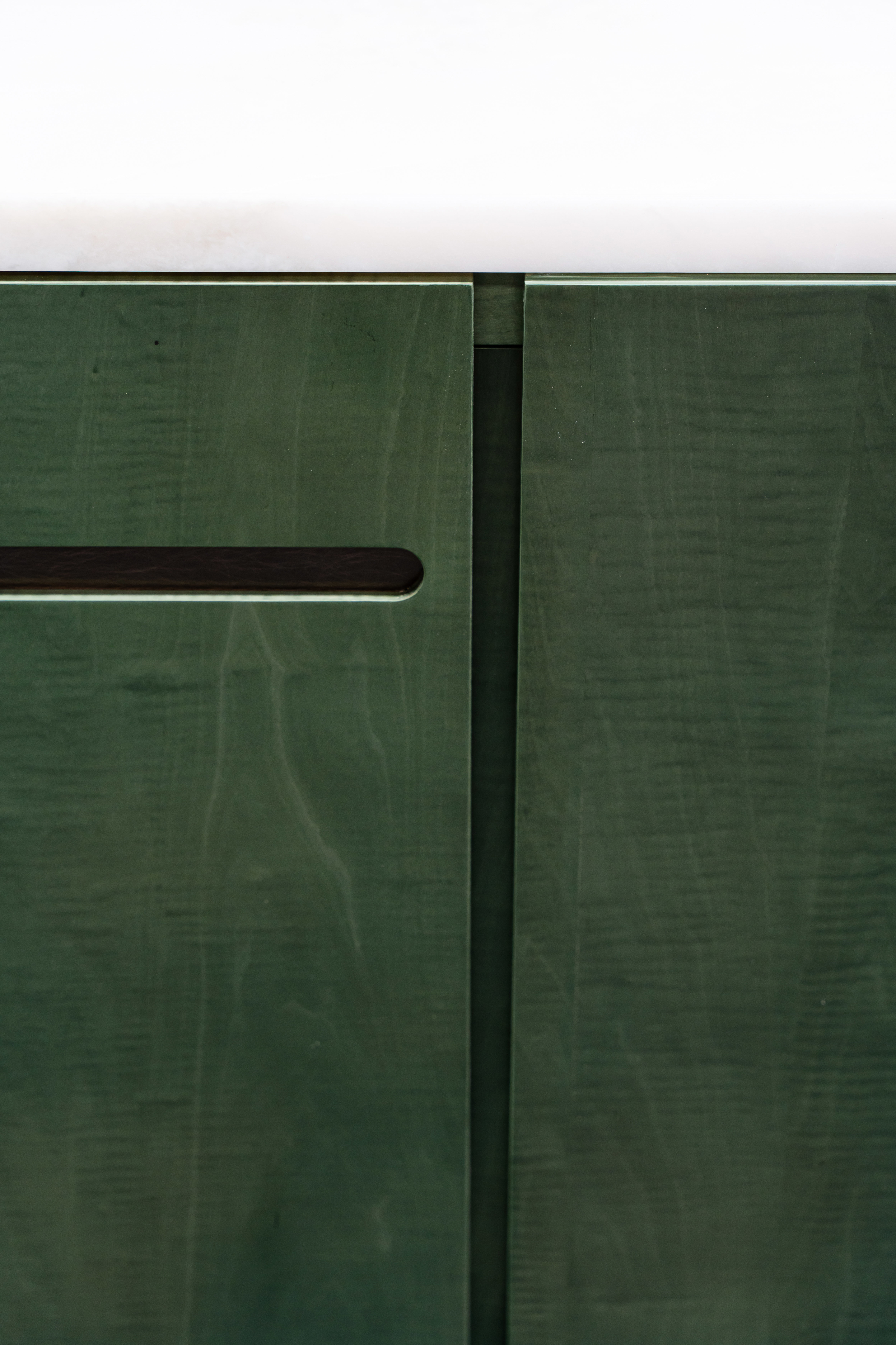 Home‑use L‑shaped Marble Top Kitchen Cabinet, Dark Green Painted Base Corner Storage Cabinet with Metal Legs