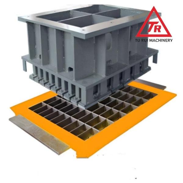 Versatile Interlocking Block Moulds Impact Resistance Water Retardant Cr12 Die Steel 300×300×60mm
