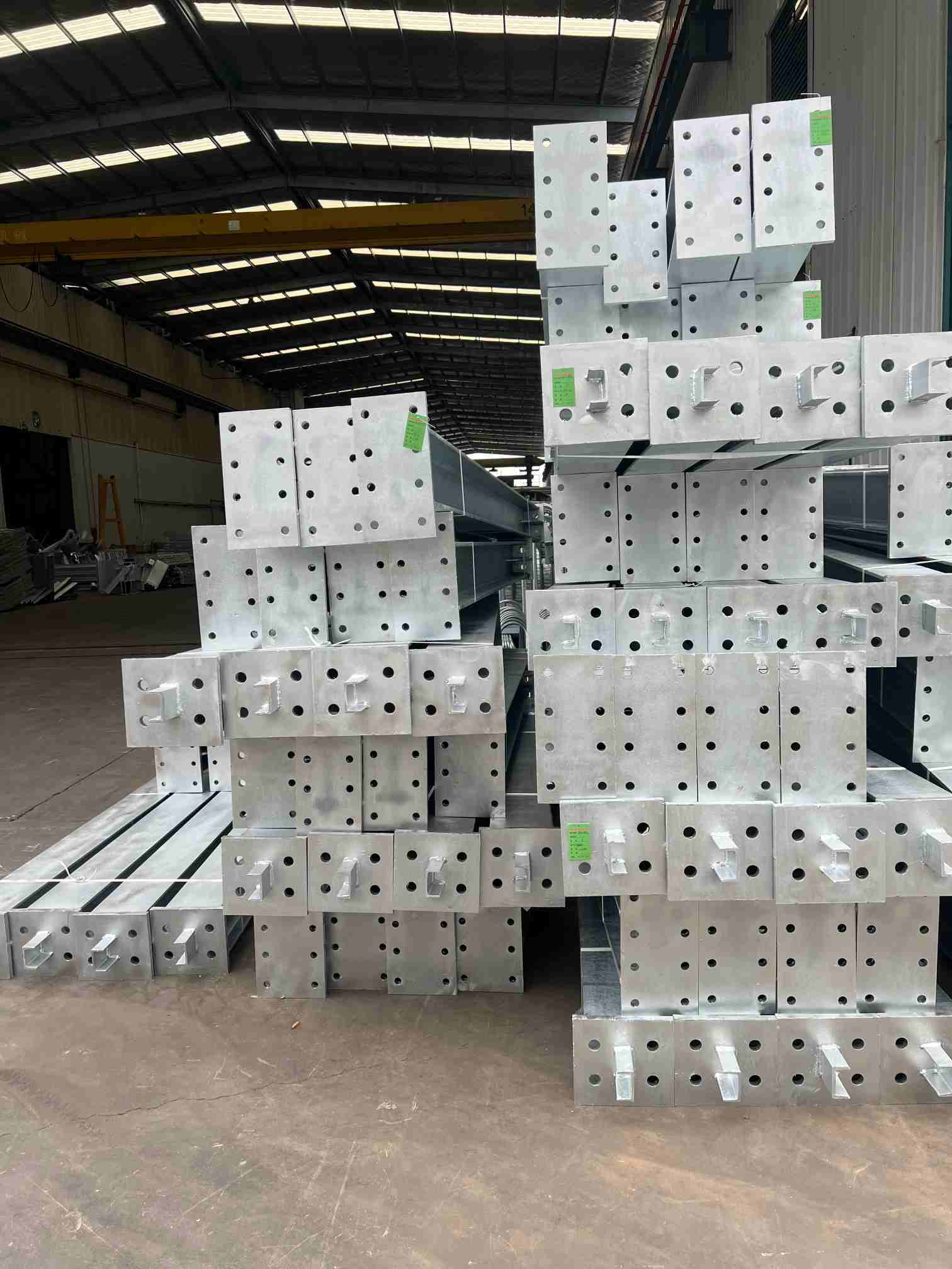 ASTM A123 Prefabricated Workshop Buildings 6m X 7.5m Hot Dip Galvanized Steel Structure