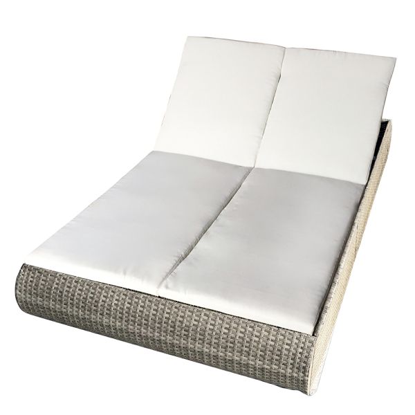 Hot Sale Outdoor Furniture Outdoor Garden Rattan Daybed Waterproof Sun Lounger Poolside Double Bed