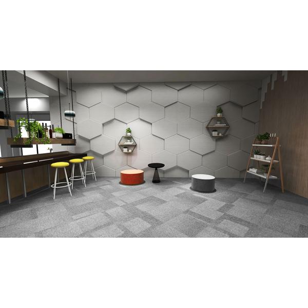 Custom Puzzle Fireproof Plain Striped Jacquard Design Cushioned PP Material Carpet Tile