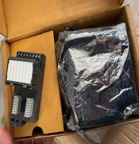 Emerson DELTAV KJ4001X1-CC1 12P0733X032 4 Wire TX Terminal Block for Process Automation