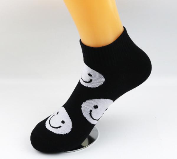Customized Logo Ankle Length Socks Breathable Anti Bacterial Socks For Pretty Girls