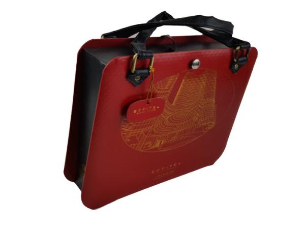 OEM Design CMYK Red Color Printing Rigid Cardboard Material Customized Size Box Set with Handle