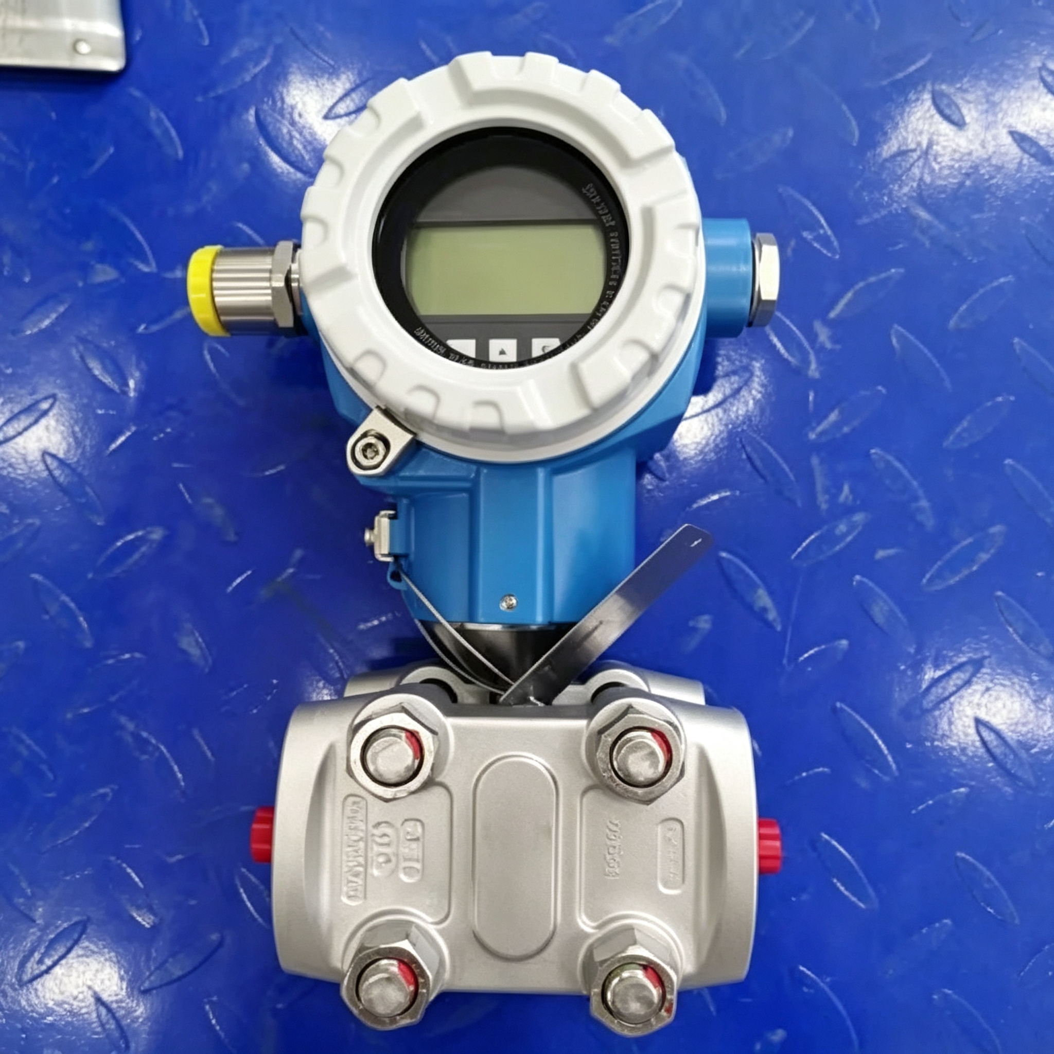 E+H Deltabar PMD75 Differential Pressure Transmitter With 0.05% Accuracy 24 VDC Power Supply And 0.25mbar To 40bar Measuring Range