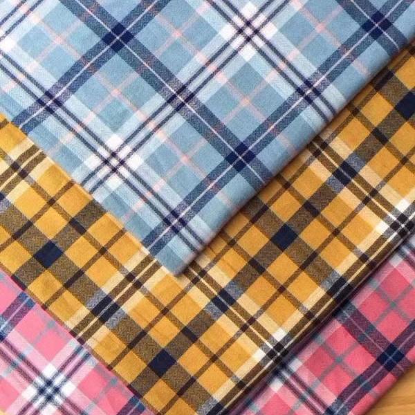 Пряжа рубашки проверки покрасила сплетенный тартан шотландки почищенный щеткой хлопко-бумажной тканью