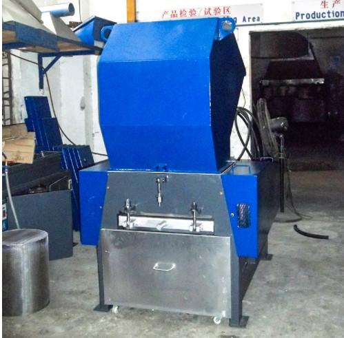 Crusher factory customizable industrial electric crusher plastic pet bottle single roller crusher