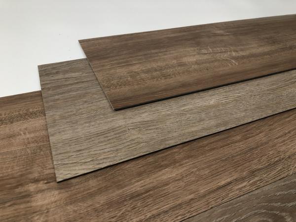 El diseño tradicional es el estilo de piso de vinilo impermeable ultra delgado con certificado CE
