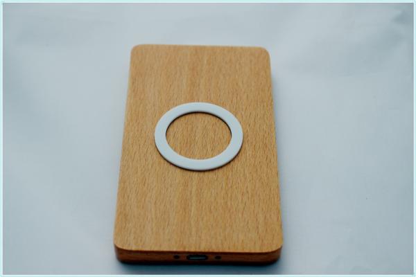 iPhone 8 / 8 Plus / X Wood QI Charger 5W with 71% Charging Efficiency