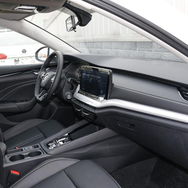SKODA OCTAVIA Left Drive Luxury Automatic Fuel Car with Luxury Features