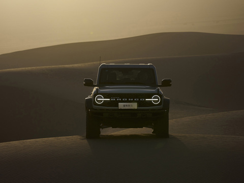 2024 Ford Bronco Everglades 2.3T AWD Vehículo de energía eléctrica con motor turbo Dirección izquierda Rendimiento sin igual