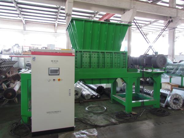 Two shaft shredder for plastic drums, waste tyre, waste films