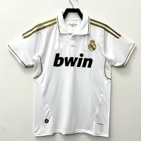 A camisa clássica branca retro feita sob encomenda do futebol da camiseta de futebol veste homens