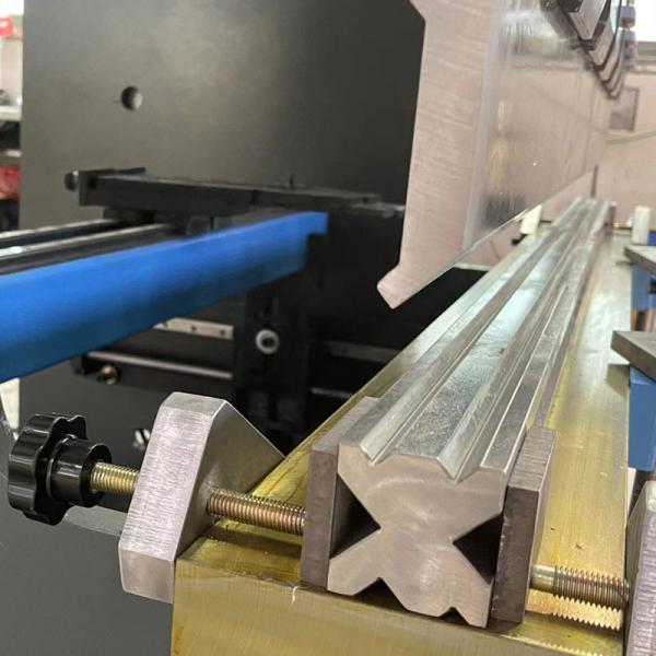 Length 1600mm Small Press Brakes Machine Hydraulic Customer Motor