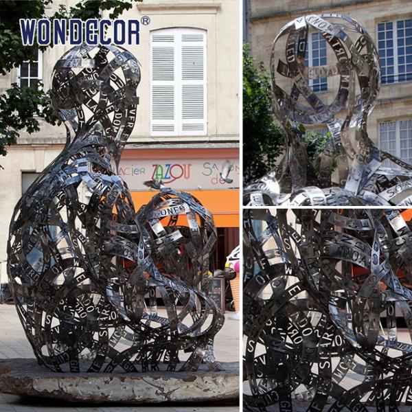 Grande arte de metal ao ar livre fita abstrata figura de letra oca escultura de aço inoxidável