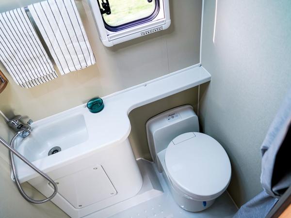 Compact Small Caravan Trailer With Water Tank Charging Plug And Heater Motorhome Road Trip Caravan Interior Luxury