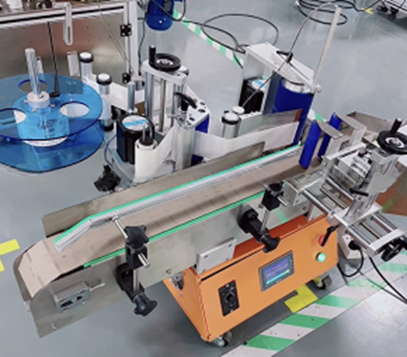 Машина для самоклеящейся маркировки пищевых продуктов