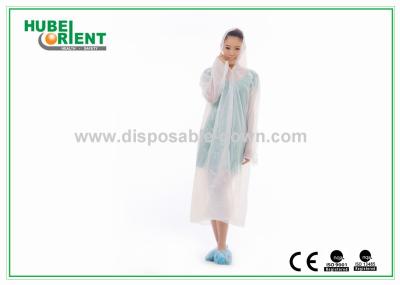 Revestimento de pouco peso do visitante do PE de Waterprrof para a fábrica com Hood And Long Sleeves