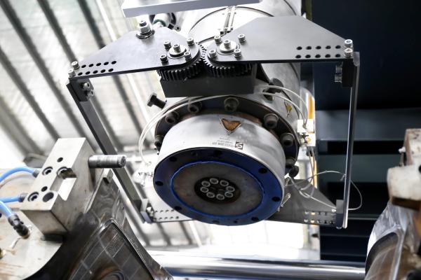 Extrusion Plastic Product Making Machine 180kg/h Fully Automatic Blowing Machine