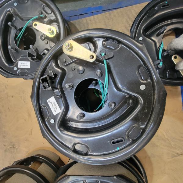 10''X2.25'' 3500Lbs Dexter 10 Inch Brake Assembly OEM ODM