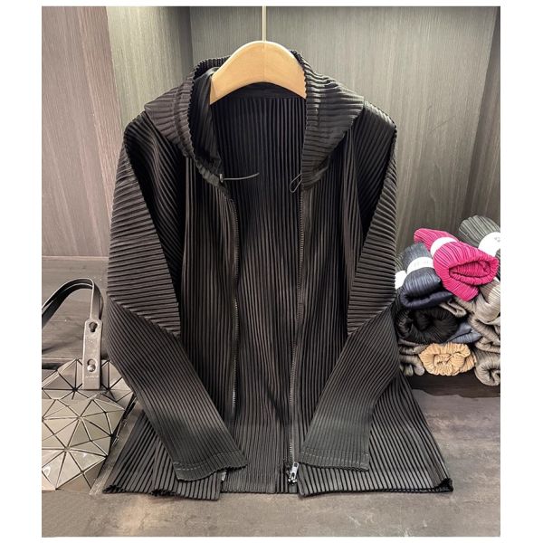 Autumn Style High-End Women's Cardigan Jacket Zipper Closure Hood Versatile Casual Pleated Slimming Top Solid Polyester Worsted