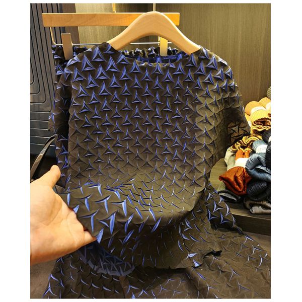 New Set of Natural Waist Summer Women Plus Size Slim T-shirt + Half Skirt Pleated 3d Set