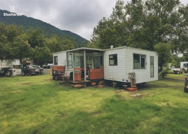 Luxurious Glamping House with Bed Bathroom Kitchen and Electricity
