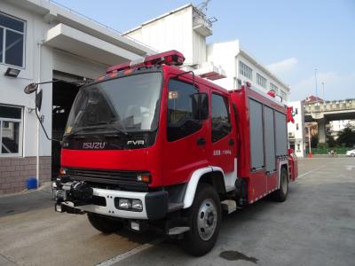 Caminhão leve de resgate ISUZU 240HP 6 rodas com guindaste de 5 toneladas