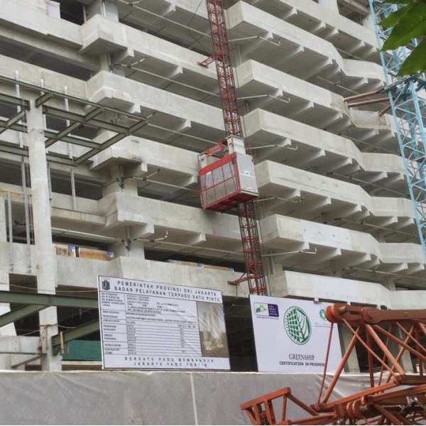 Building Construction Passenger Hoist , Weight Building Construction Lift