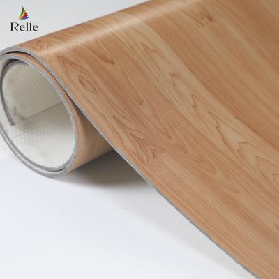 Plancher en PVC imperméable à l'eau en Relle, plancher roulé qui ressemble à du bois