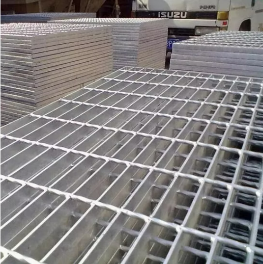 Rust-Proof Galvanized Steel Grating with Serrated Non-Slip Surface for Industrial Platforms